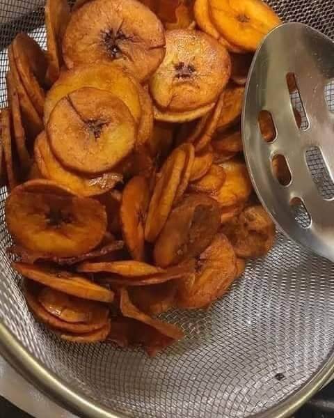 crunchy-plantain-chips-in-a-seize