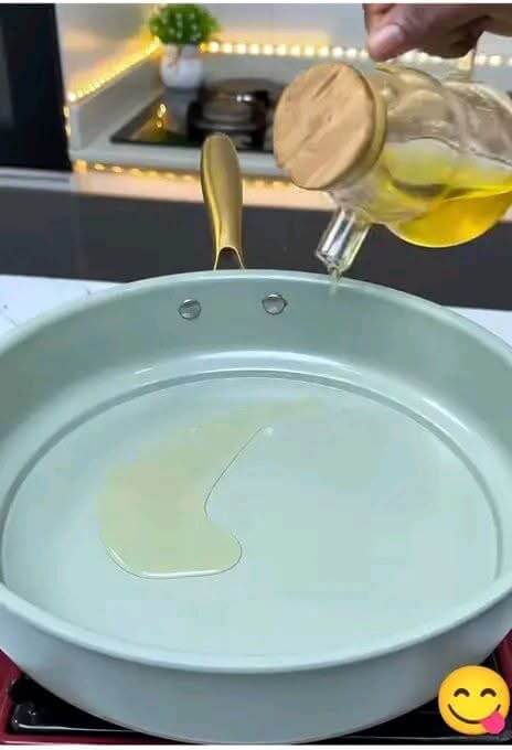 add-oil-in-the-frying-pan