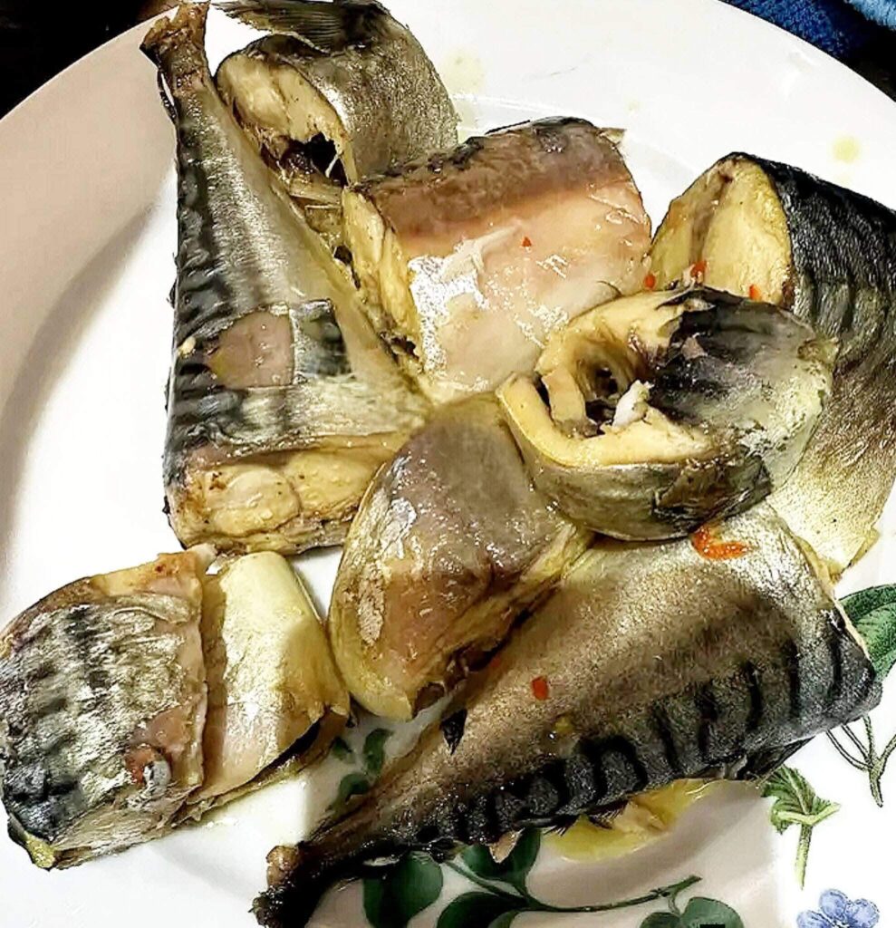 cooked-fish-inside-the-plate