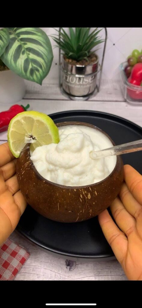 limonada-de-coco-in-a-native-cup